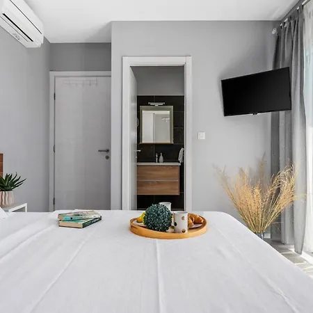 Up With Panoramic Views Of Picturesque Landscape And Sea Villa *