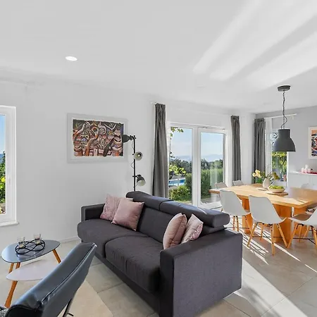 Villa Up With Panoramic Views Of Picturesque Landscape And Sea Gornje Sitno