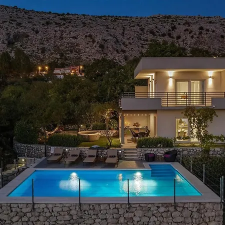 Villa Up With Panoramic Views Of Picturesque Landscape And Sea *