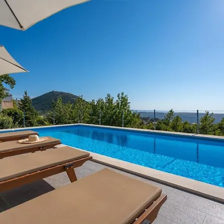 Villa Up With Panoramic Views Of Picturesque Landscape And Sea *