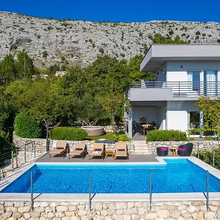 New! Up With Panoramic Views Of Picturesque Landscape And Sea *