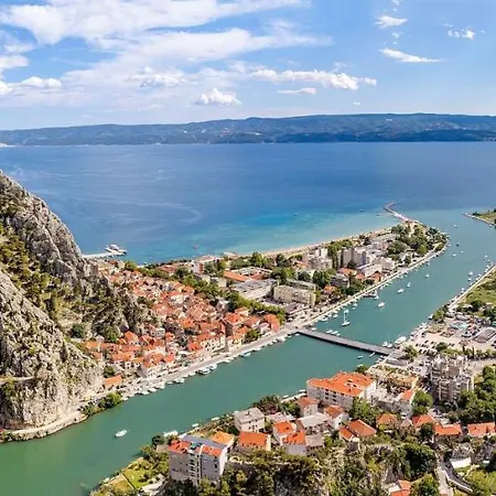 Up With Panoramic Views Of Picturesque Landscape And Sea * Gornje Sitno