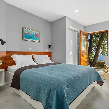 Villa Up With Panoramic Views Of Picturesque Landscape And Sea Gornje Sitno
